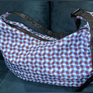 Large Baggu Crescent Bag (Wavy Gingham)